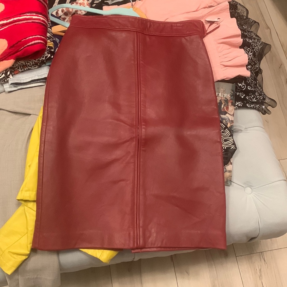 Burgundy Leather DKNU pencil skirt
